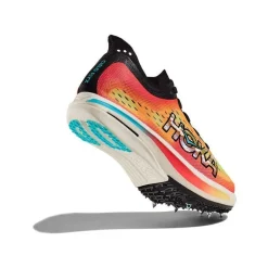 ZAPATILLAS CLAVOS HOKA CIELO FLYX